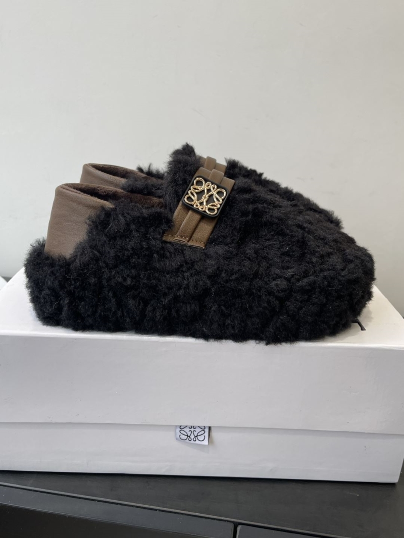 L0ew* slippers